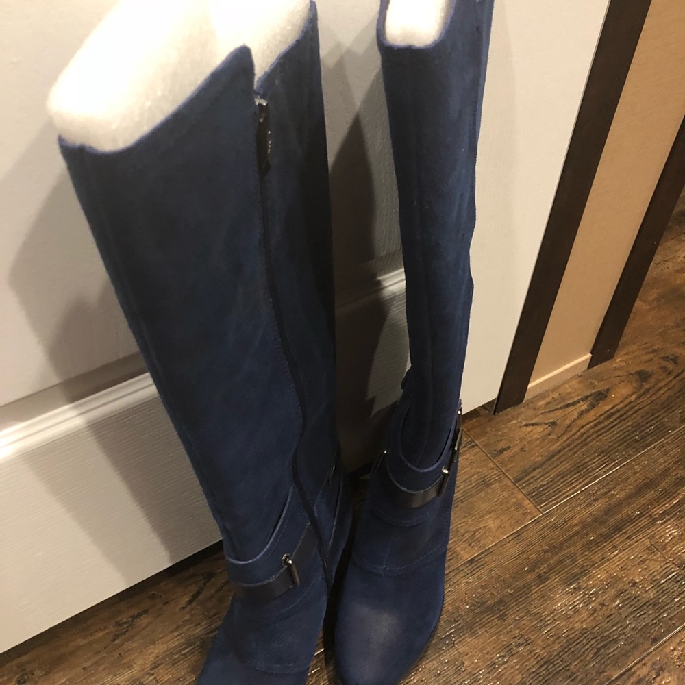 Fergie Blue suede heel boot